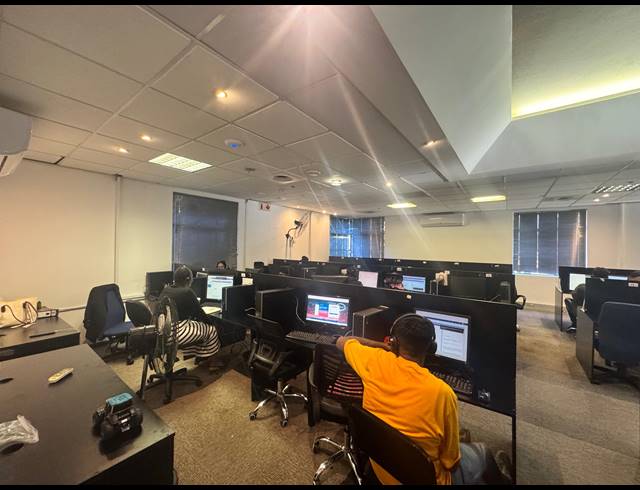 500M² OFFICE TO LET IN LA LUCIA